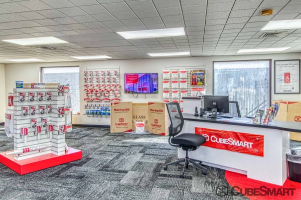 Storage Units at CubeSmart Self Storage - Orlando - 7400 Colonial Dr. - 7400 West Colonial Drive