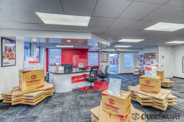 Facility photo: //images.sparefoot.com/medium/2138166a2a613f30657.jpg