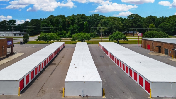 Facility photo: //images.sparefoot.com/medium/2138346a19e44269a07.jpg