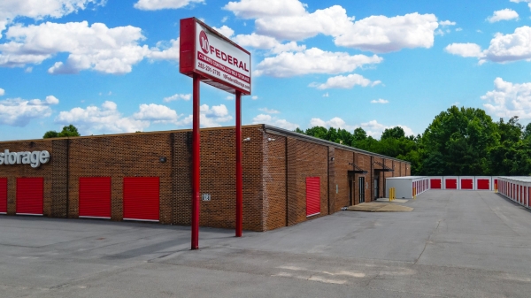 Facility photo: //images.sparefoot.com/medium/2138346a19e44806cfd.jpg