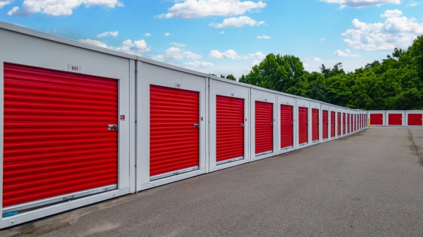 Facility photo: //images.sparefoot.com/medium/2138346a19e44964ec3.jpg