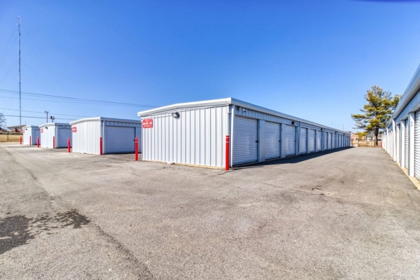 Facility photo: //images.sparefoot.com/medium/21386768812d5b2f303.jpg