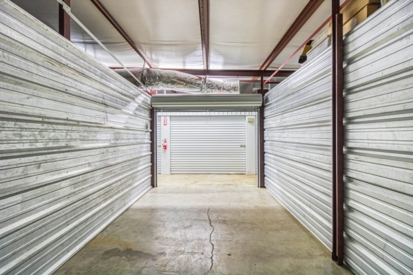 Facility photo: //images.sparefoot.com/medium/2138746880e1fcdaed7.jpg