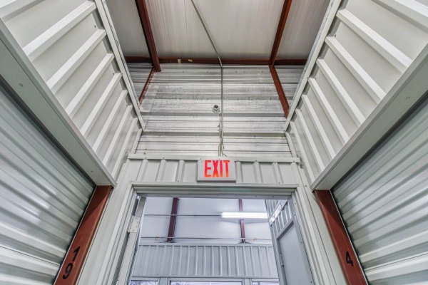 Facility photo: //images.sparefoot.com/medium/2138746880e23158375.jpg