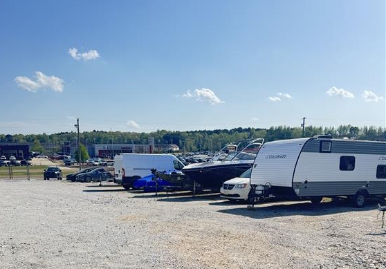 Facility photo: //images.sparefoot.com/medium/213876689f516317797.jpg