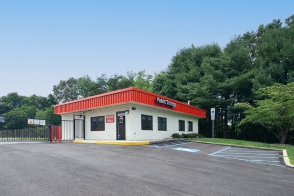 Facility photo: //images.sparefoot.com/medium/2138926a0dbca045898.jpg