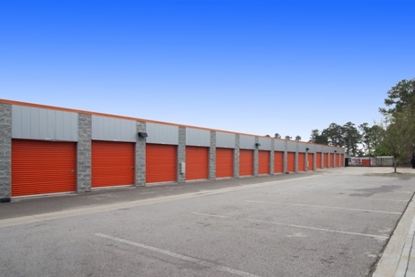 Facility photo: //images.sparefoot.com/medium/2138956894a4157474c.jpg