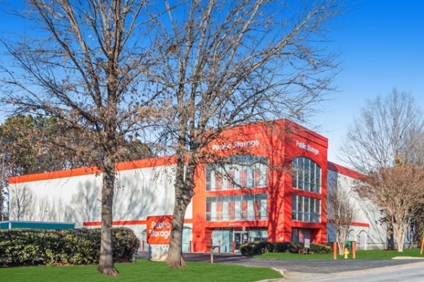 Facility photo: //images.sparefoot.com/medium/213896693588ecd1a85.jpg