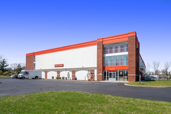 Facility photo: //images.sparefoot.com/medium/2138986908b6c083d42.jpg