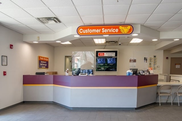 Facility photo: //images.sparefoot.com/medium/2138986908b6c22e6de.jpg