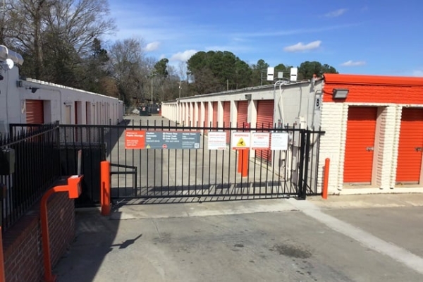 Facility photo: //images.sparefoot.com/medium/2139016968f72a5e116.jpg