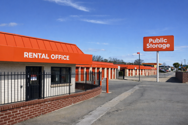 Facility photo: //images.sparefoot.com/medium/21390169f5f7fe77510.jpg