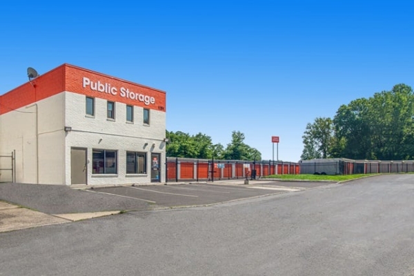 Facility photo: //images.sparefoot.com/medium/21390269f89949959eb.jpg