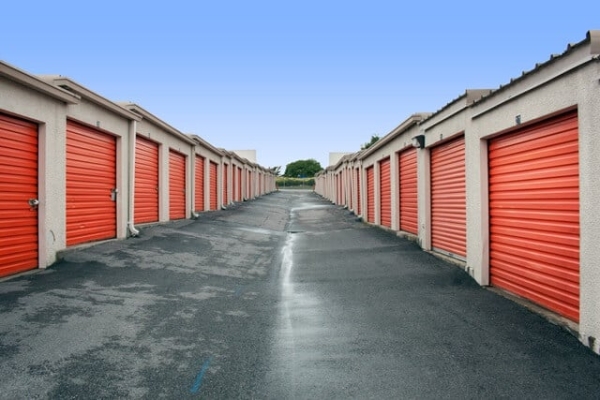 Facility photo: //images.sparefoot.com/medium/213903687a4656c28ef.jpg