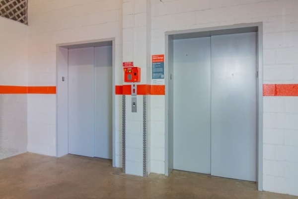 Facility photo: //images.sparefoot.com/medium/2139056a071a634e483.jpg