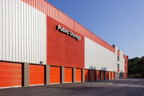 Facility photo: //images.sparefoot.com/medium/2139066893527304131.jpg