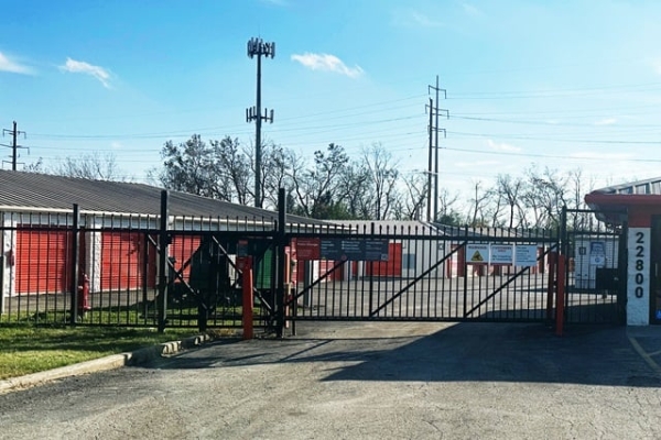 Facility photo: //images.sparefoot.com/medium/213911687f90b33d760.jpg