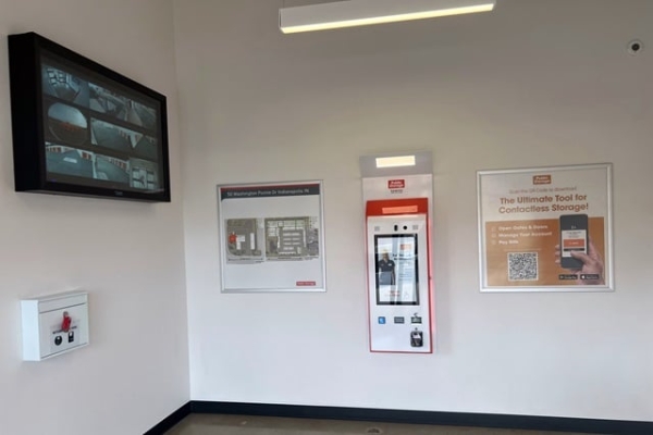 Facility photo: //images.sparefoot.com/medium/2139126877a41127044.jpg