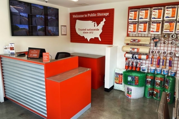Facility photo: //images.sparefoot.com/medium/2139136878f46d9eea5.jpg