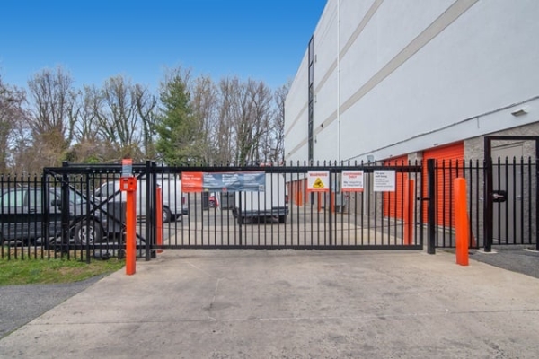 Storage Units at Public Storage - Hyattsville - 2308 Chillum Road - 2308 Chillum Road