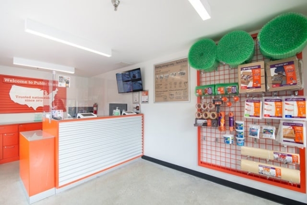 Facility photo: //images.sparefoot.com/medium/2139156989ed2fc8542.jpg