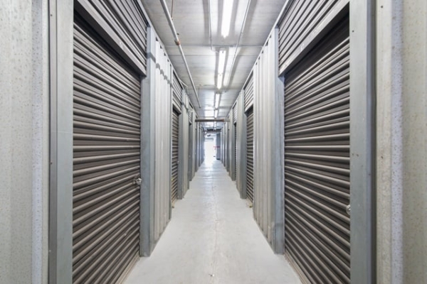 Facility photo: //images.sparefoot.com/medium/21391569f5f8b37c474.jpg