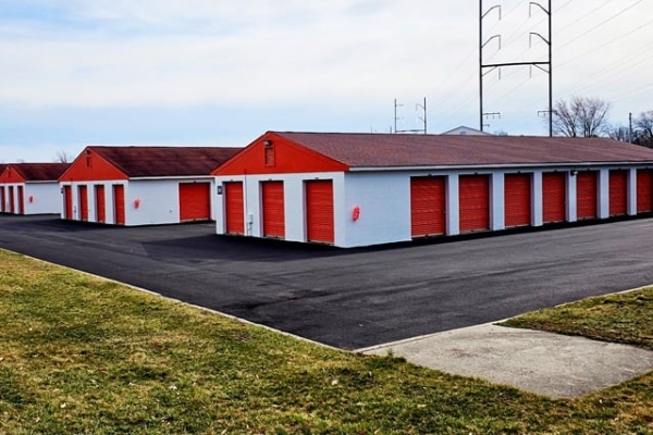 Facility photo: //images.sparefoot.com/medium/21391869f5f93f58935.jpg