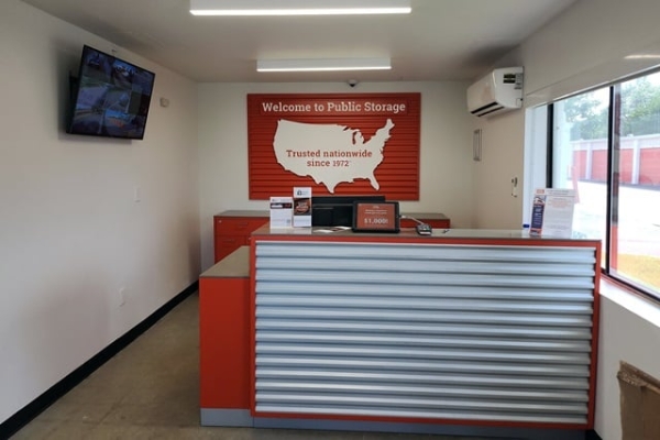 Facility photo: //images.sparefoot.com/medium/21391969513a2474764.jpg