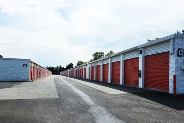 Facility photo: //images.sparefoot.com/medium/21391969f4a7e68d0e2.jpg