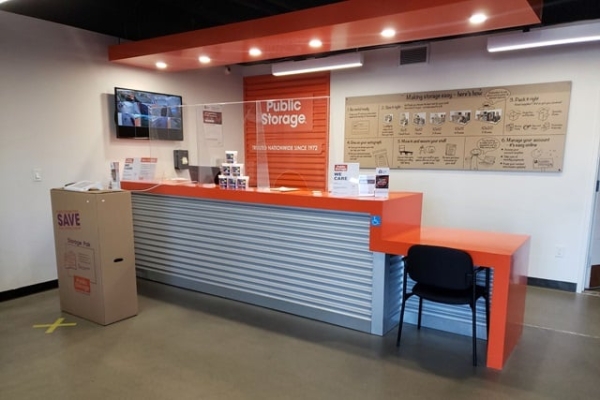 Facility photo: //images.sparefoot.com/medium/21392069f4a8694da2e.jpg