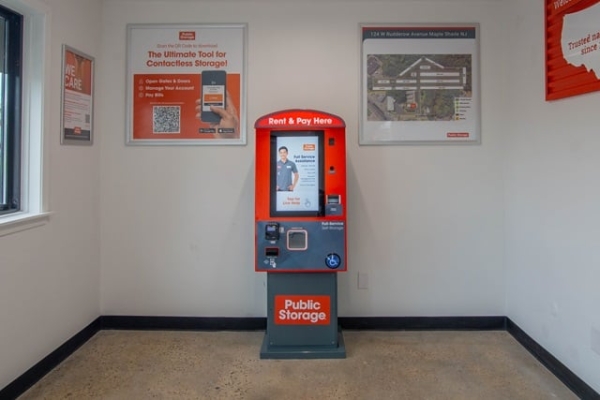 Facility photo: //images.sparefoot.com/medium/21392469e4d37b38e9f.jpg