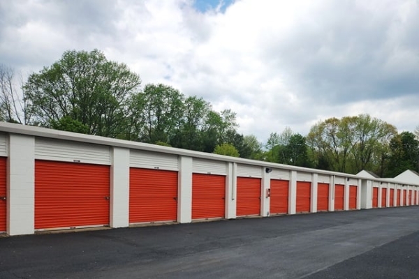 Facility photo: //images.sparefoot.com/medium/2139256894a489ba5df.jpg