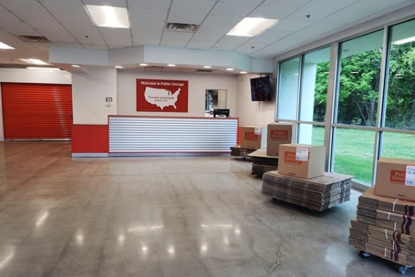 Facility photo: //images.sparefoot.com/medium/2139256894a48aea2d6.jpg