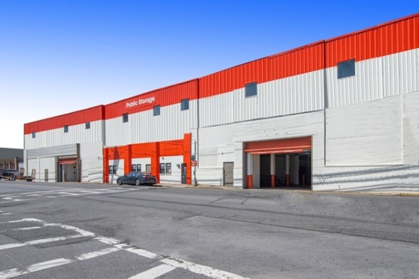 Facility photo: //images.sparefoot.com/medium/213928687a471b5c269.jpg