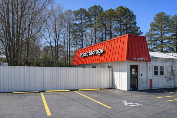 Facility photo: //images.sparefoot.com/medium/2139316a1ed58e82a00.jpg