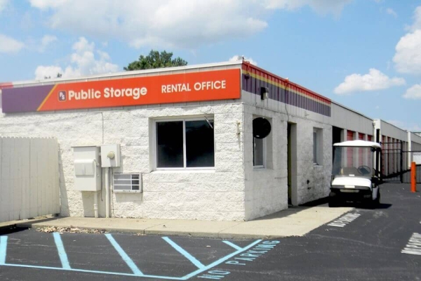 Facility photo: //images.sparefoot.com/medium/213932687ce99063cf5.jpg