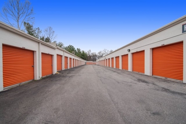 Facility photo: //images.sparefoot.com/medium/2139336893534db9069.jpg