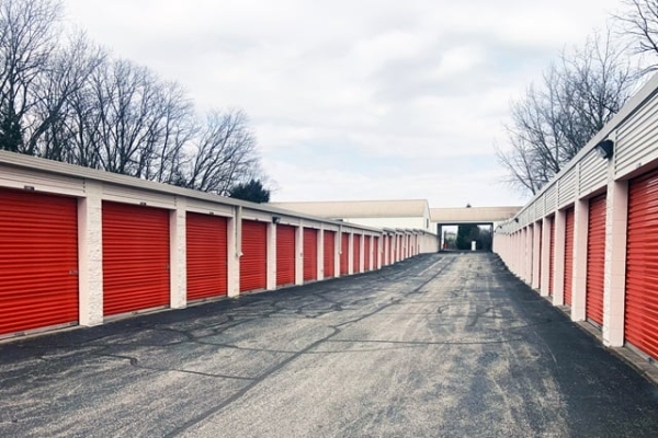 Facility photo: //images.sparefoot.com/medium/213935689ddf171b684.jpg