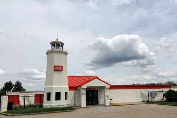 Facility photo: //images.sparefoot.com/medium/2139356942b8ee5857a.jpg