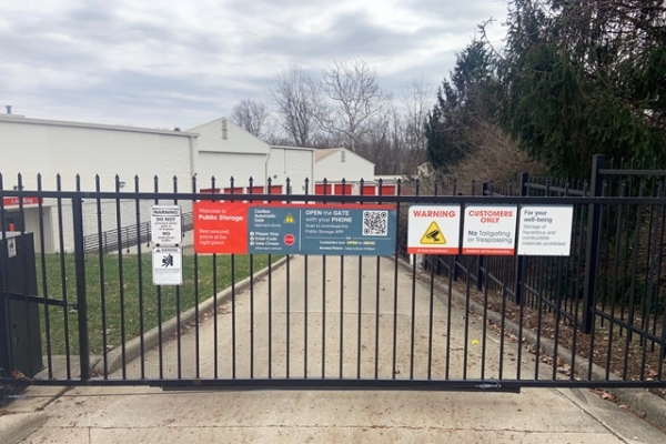 Facility photo: //images.sparefoot.com/medium/2139356a05d511615a5.jpg
