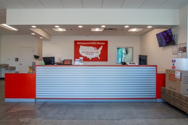 Facility photo: //images.sparefoot.com/medium/213937687655baa7736.jpg