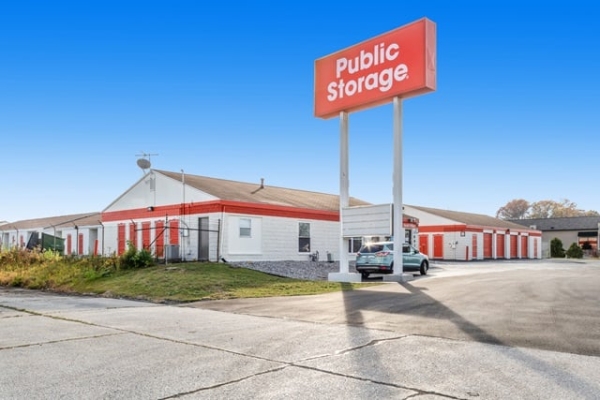 Facility photo: //images.sparefoot.com/medium/21394068a86b168962d.jpg