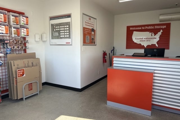 Facility photo: //images.sparefoot.com/medium/21394068e51372d3cc6.jpg