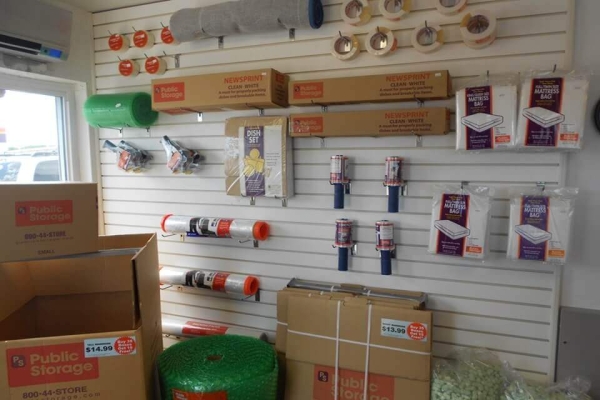 Facility photo: //images.sparefoot.com/medium/21394169552e2d2b249.jpg