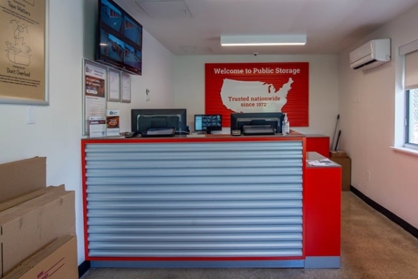 Facility photo: //images.sparefoot.com/medium/213950687b9a29ce7d8.jpg