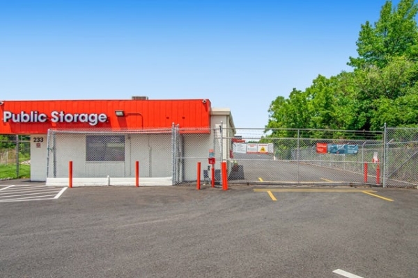 Facility photo: //images.sparefoot.com/medium/21395069f4a82c9fec6.jpg