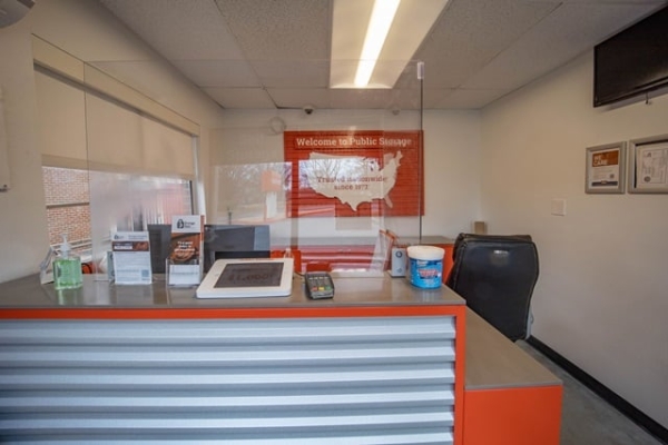 Facility photo: //images.sparefoot.com/medium/213957687b9a7e43fed.jpg