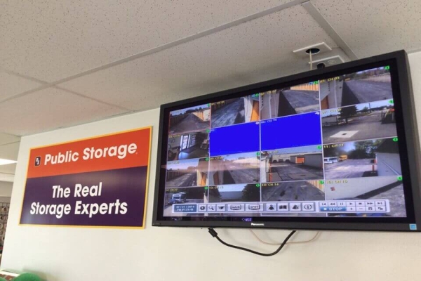 Facility photo: //images.sparefoot.com/medium/2139626924664947fe5.jpg