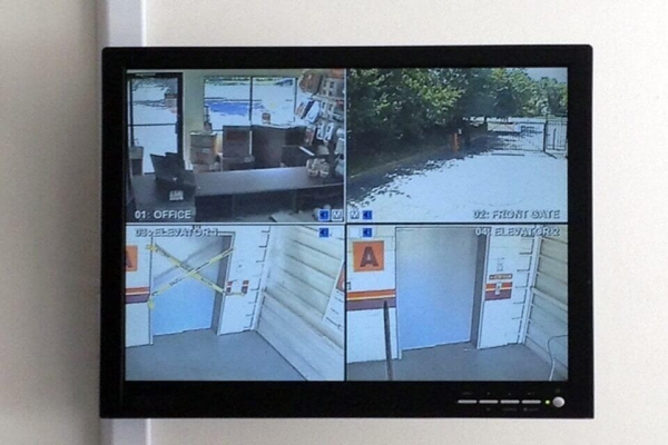 Facility photo: //images.sparefoot.com/medium/2139686984a352d6581.jpg