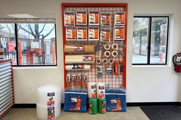 Facility photo: //images.sparefoot.com/medium/21396869fddf63f0e20.jpg